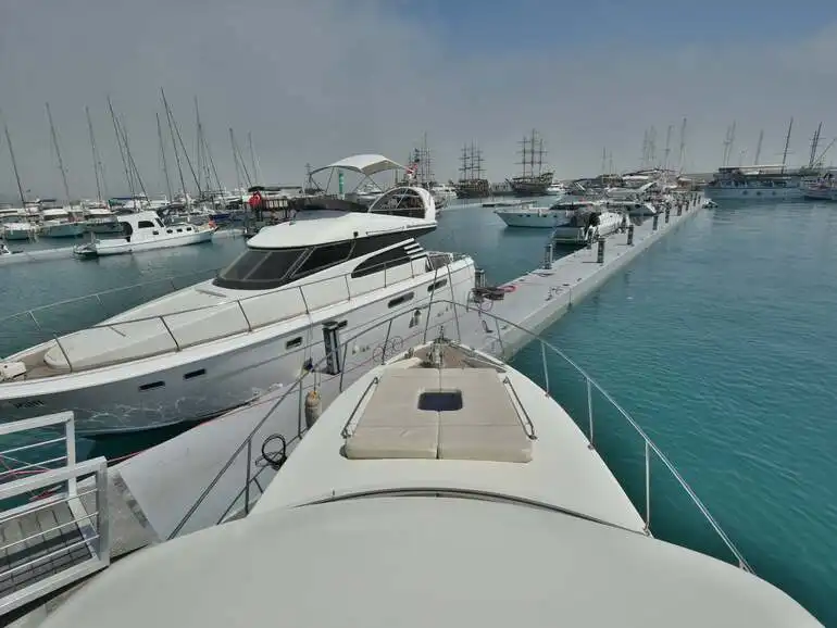 YACHT ASSOL